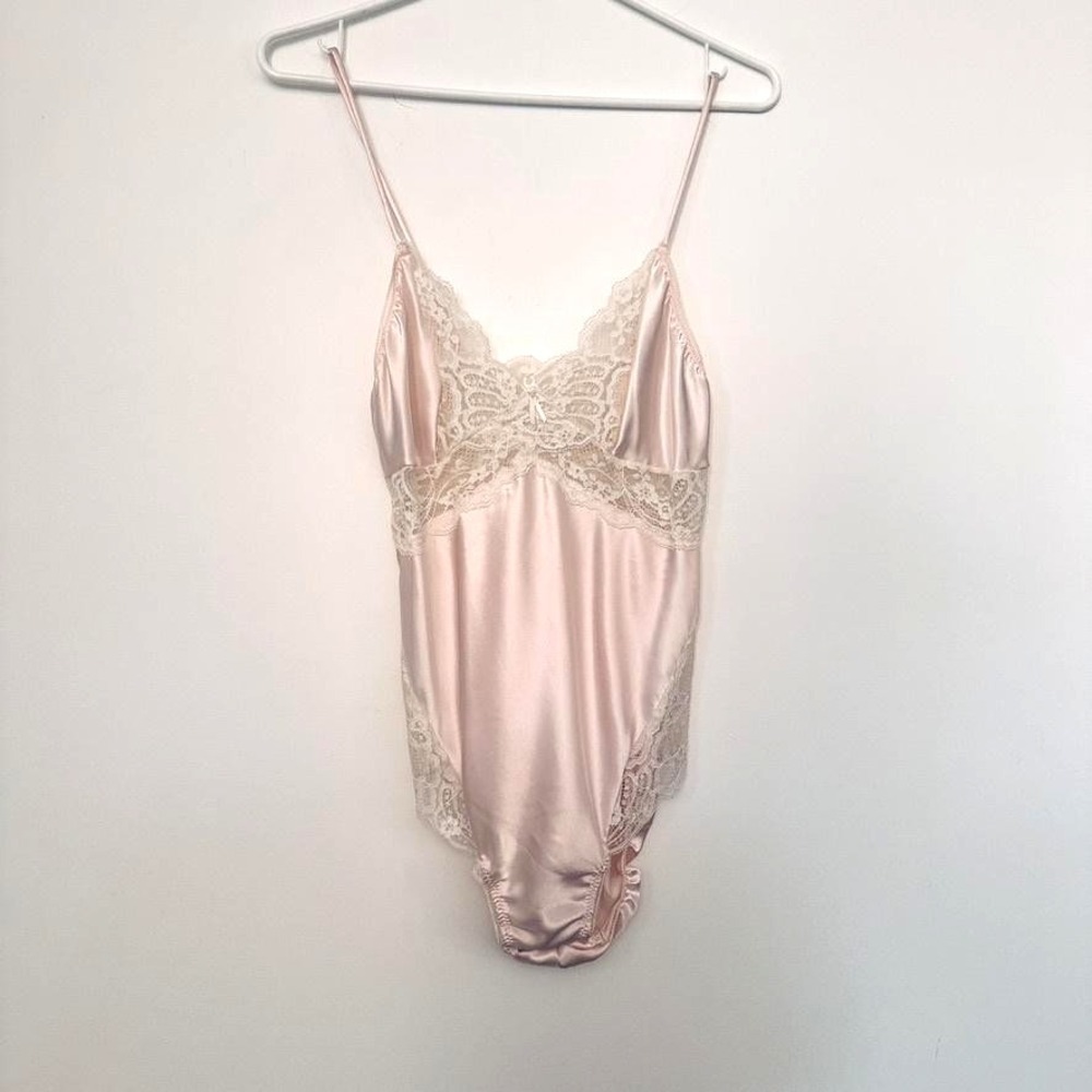 Vintage Wacoal Bodysuit Medium Pink Lace Satin Lingerie Teddy‎ USA Coquette